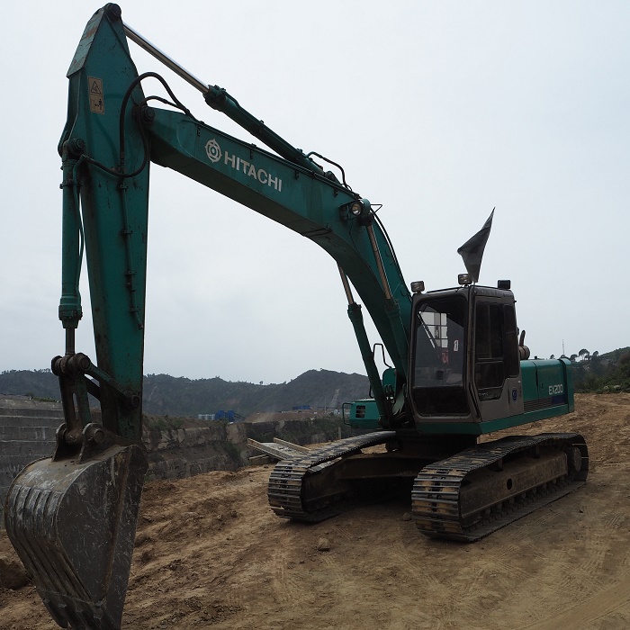  HITACHI EX 200 Hydraulic Excavator