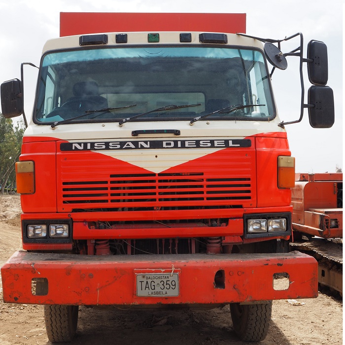 6 WHEELER Nissan UD Dump truck